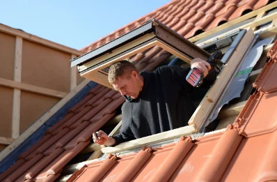 Pose de fenêtres de toit Velux à Courteilles